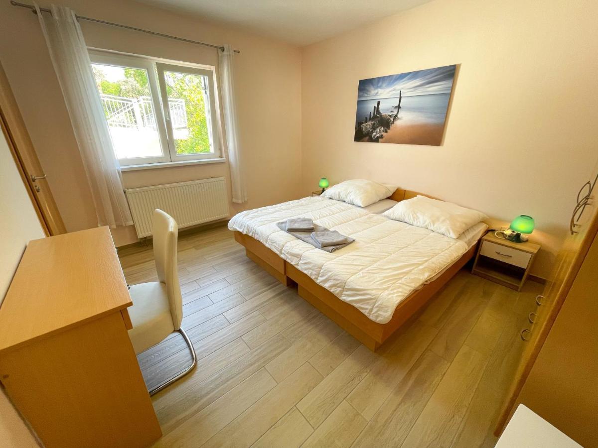 Apartments Sams Novi Vinodolski Bagian luar foto