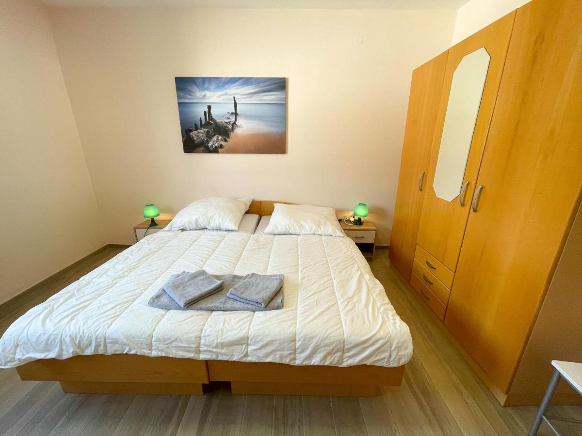 Apartments Sams Novi Vinodolski Bagian luar foto