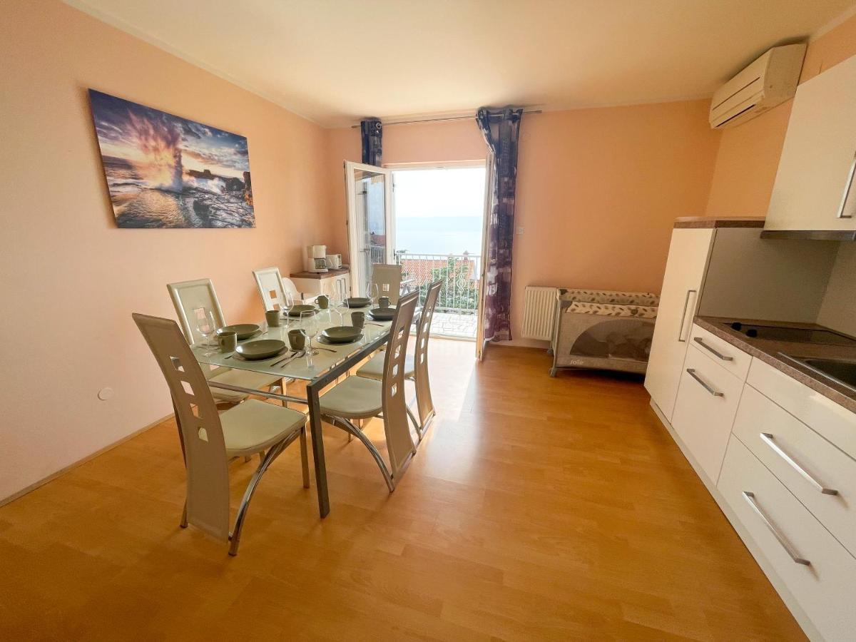 Apartments Sams Novi Vinodolski Bagian luar foto