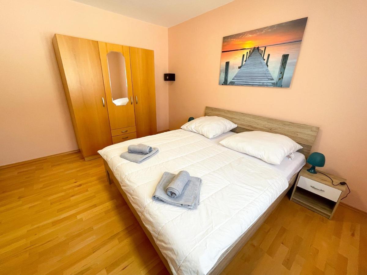 Apartments Sams Novi Vinodolski Bagian luar foto
